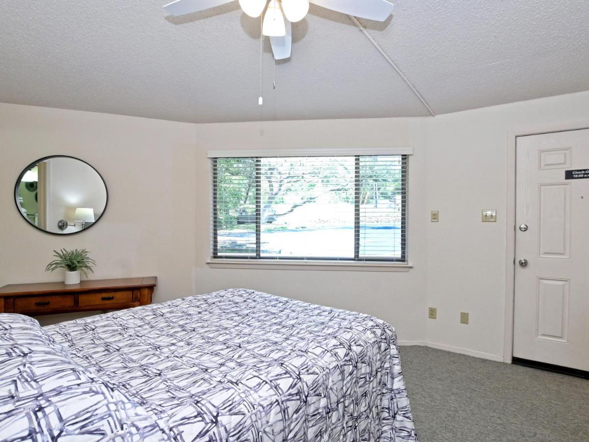 Lakefront Bungalow With Community Poolhot Tub #3 Lakeway Εξωτερικό φωτογραφία